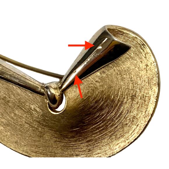 50s 60s Crown Trifari Mid Century Modernist Abstract Gold Brooch | 2.75" - Picture 8 of 10